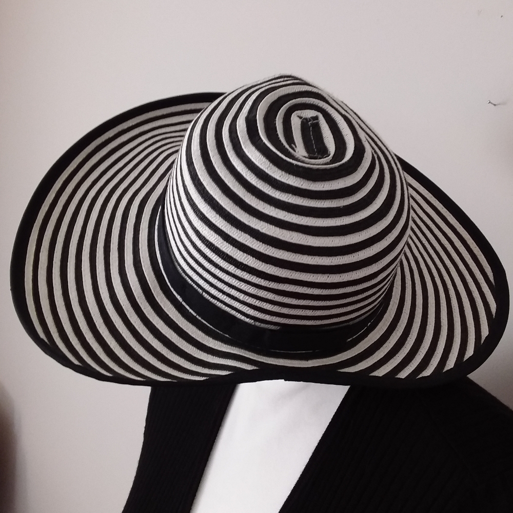 Seala Black and White Stripe Hat - Picture 5 of 9